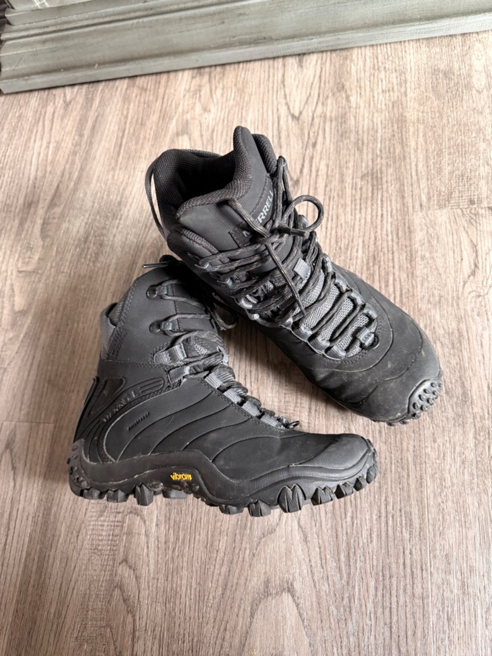 Merrell women Black Hiking Boots with Vibram Outsole